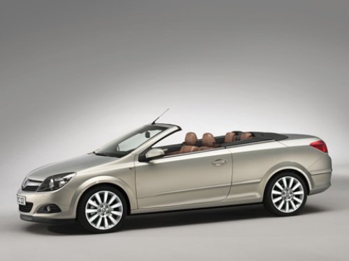 Ещё одна открытая модель Opel, Astra TwinTop, стала вторым купе-кабриолетом марки.