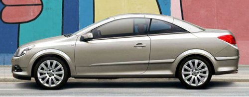 Благодаря трехсекционной крыше, Astra TwinTop имеет ладные пропорции, чем выгодно отличается от…