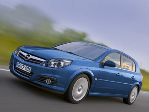 Мощный хэтчбэк бизнес-класса Signum Sport 2,8 V6 Turbo S — флагман и гордость модельного ряда Opel.