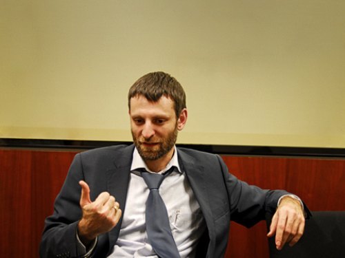 Роман Маркалов — это человек, который фактически отвечает за марку Opel в России. Он определяет,…