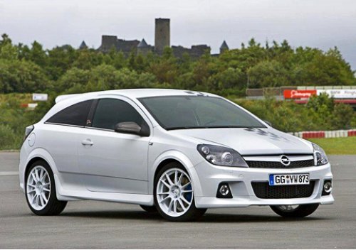 Стандартное 18-дюймовое литье оставили на конвейере, а взамен в колесные арки воткнули облегченные…