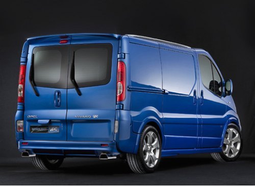 Зад фургона оформлен в стиле других машин серии OPC. В частности он имеет два трапециевидных…