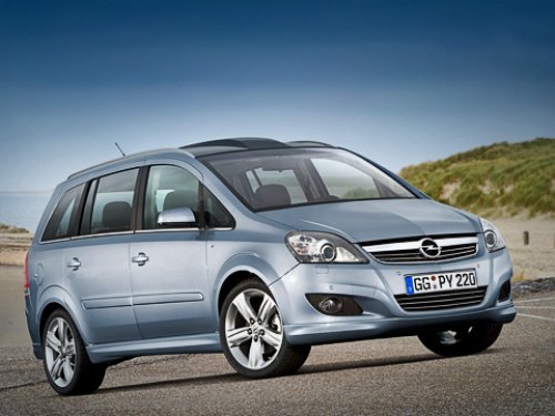 Opel Zafira и без этих «хирургических» вмешательств смотрелась отлично, а с ними стала ещё лучше.