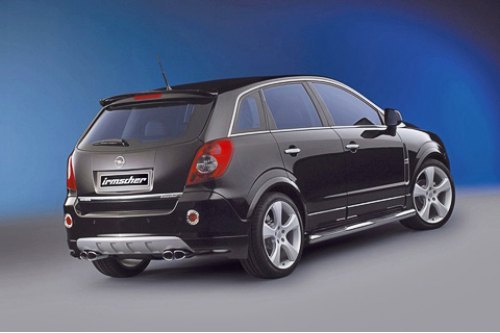 «Корму» оживляют небольшой спойлер на двери багажника и выпускная система, также выполненная в…