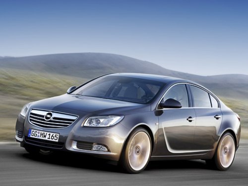 С какого ракурса на Opel Insignia ни смотри, всё же модель определённо выразительнее, чем её…