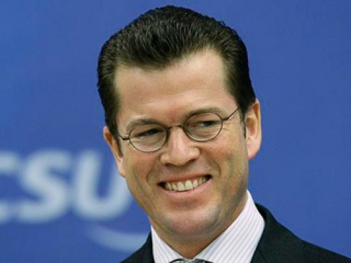 Министр экономики Германии Гуттенберг подчеркнул, что о национализации Опеля не может быть и речи.