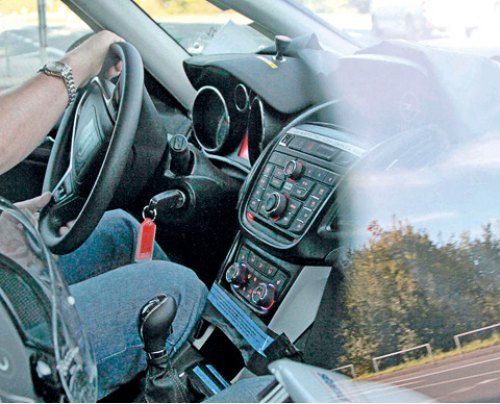 Официальных изображений салона пока нет. В нашем распоряжении есть только шпионские снимки…