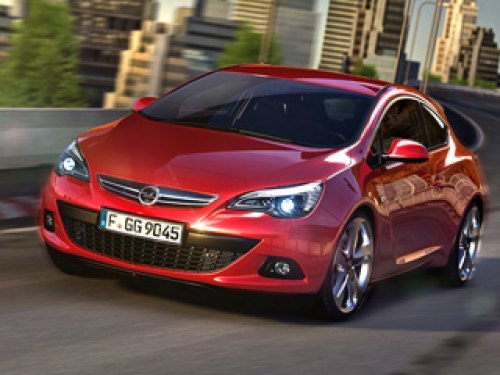 Серийный образец хэтчбека Opel Astra GTC лишён полоски светодиодов, которые присутствовали на…