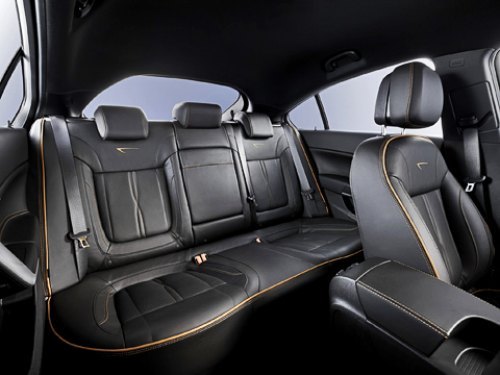 В интерьере обновленной Инсигнии обошлось без новшеств. Доступны комплектации с кожаной отделкой…