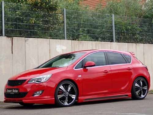 Пластиковые накладки на передний бампер и пороги, а также низко установленный диффузор заставят…