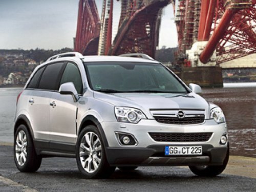 Базовая модификация паркетника Opel Antara 2012 модельного года оснащена электромеханическим…