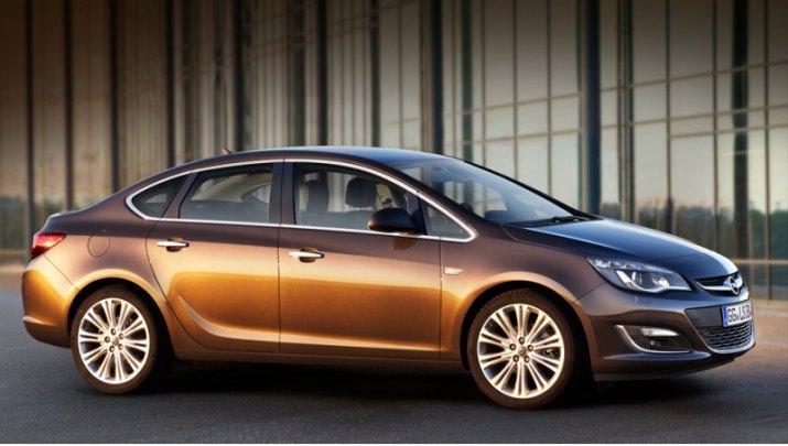 Дилеры начнут приём заказов на обновлённые машины с 1 августа.