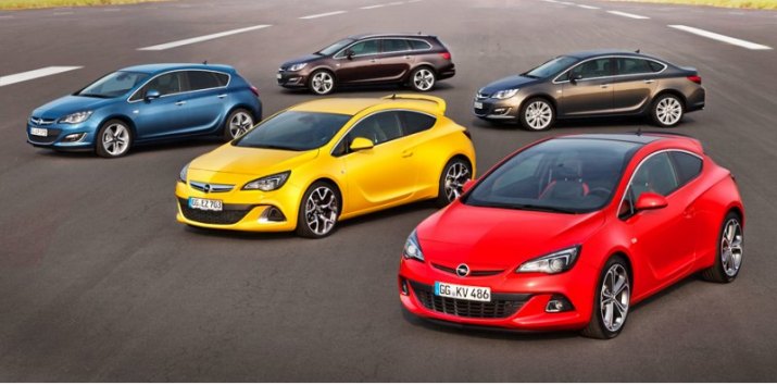 Седан Astra обойдется россиянам минимум в 614 999 рублей, что на 15 тысяч дороже хэтчбека в…