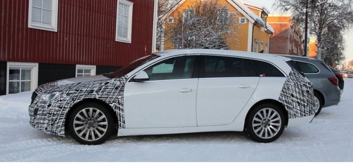 Фейслифтинговые Инсигнии проходят сейчас зимние тесты на севере Европы.