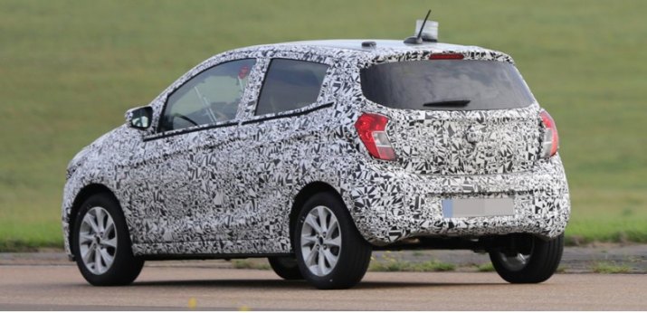 В отличие от ранее виденных образцов с тестовой оптикой, на этом уже стоят оригинальные фары и…