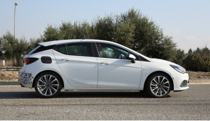 Версия GSi, во всяком случае в начале своей карьеры, будет выпускаться в пятидверном кузове, а…