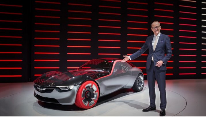 «Да, действительно, у нас нет платформы для заднего привода, но инженеры ищут решение, возможности…