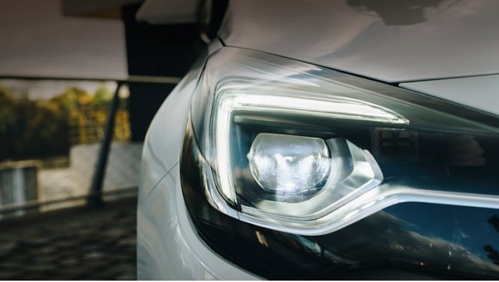 Этот и ещё несколько снимков Opel на днях выложил в Твиттере. Перед нами явно не версия GSi,…