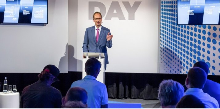 Рюссельсхайм также будет отвечать в рамках всей группы за развитие таких направлений, как…