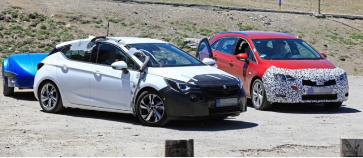 А здесь интересен белый хэтчбек, увешанный проводами и шлангами, идущими куда-то в район заднего…