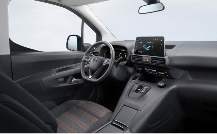 В списке оснащения значатся виртуальная панель приборов, мультимедийная система с восьмидюймовым…