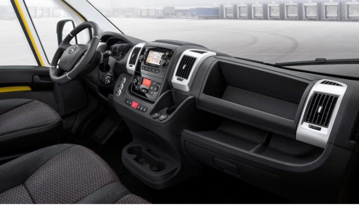 Стандартная кабина предлагает три места. Doppelkabine вмещает еще четверых пассажиров на втором…