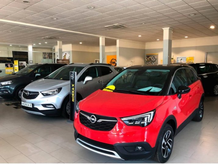 Минивэн Zafira Life продается как в стандартном, так и в растянутом варианте кузова, а также с…