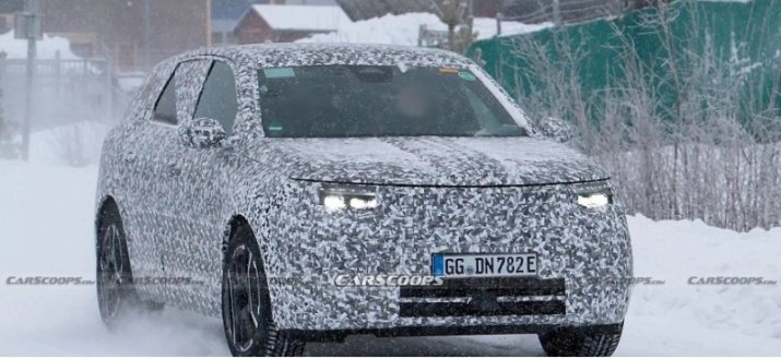 Электрический кроссовер Opel Grandland 2025 года вышел на зимние тесты