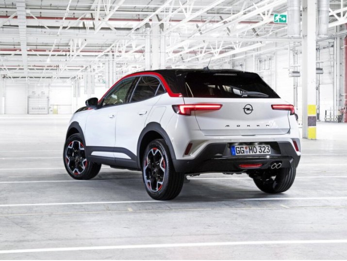 Гибридный Mokka доступен в трех комплектациях. Самая бюджетная стоит минимум 36 249 евро (3,6 млн…