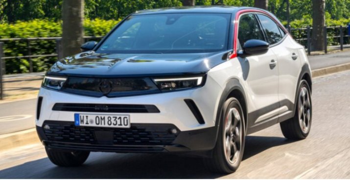 Запас хода только на электротяге достигает скромного километра. Внутри Mokka Hybrid демонстрирует…