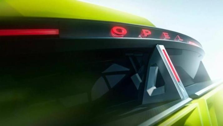 Генеральный директор Opel Флориан Хюттль назвал этот автомобиль тем, что снова заставит ваше сердце…