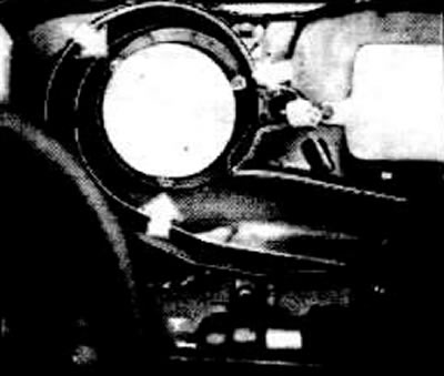 Disconnect the multi-pin plug from the engine.