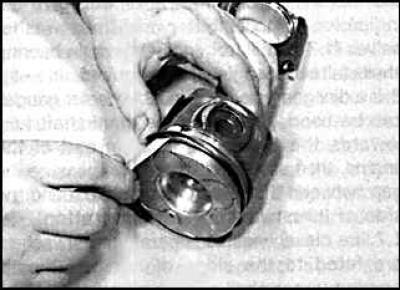 Before checking the pistons with connecting rods, remove the piston rings from the pistons and…