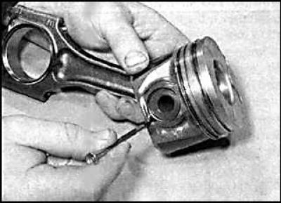 11. The piston pins are installed with a sliding fit and are fixed in the piston by two retaining…