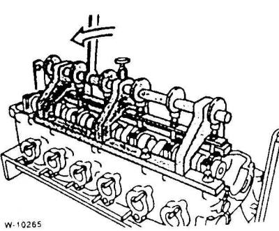 8. If required, for example to remove the valves, remove the tappets.