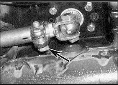3. Távolítsa el a sebességváltó mechanizmus védőburkolatát.
