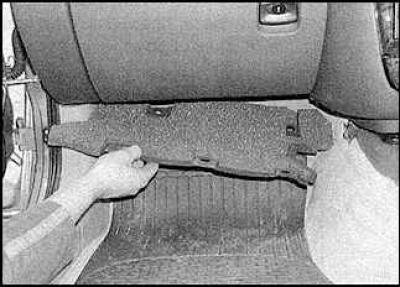 Как снять торпеду опель омега Glove box - removal and installation (Opel Omega B 1993-1999: Body: Interior)