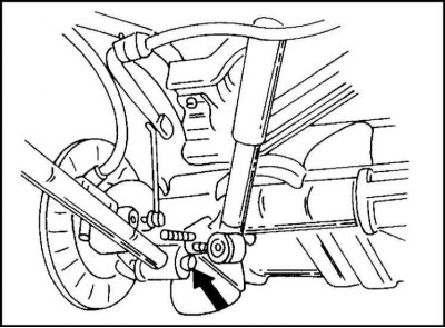4. Connect both trailing arms at the locations shown in the illustration.
