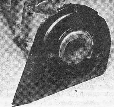 Foto 34.46. Ochranný kryt remeňa zadného vačkového hriadeľa (motor 1.3).