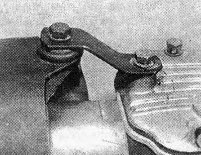 Fotografia 34.60B. Spojovací článok medzi krytom remeňa vačkového hriadeľa a krytom telesa…