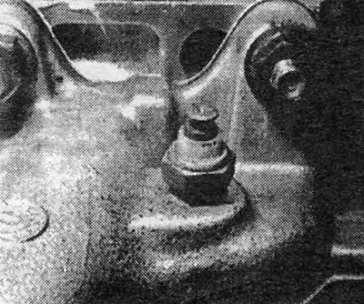 Foto 13.1. Senzor de temperatură a lichidului de răcire (motor 1.3).