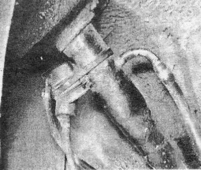 Photo 8.1A. Fuel tank ventilation chamber - early type.