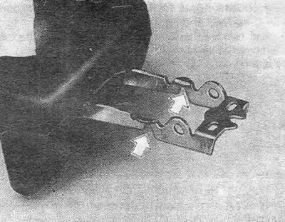 Figure 3.17. Adjusting the upper position of the float: 1. Bend at the indicated points.