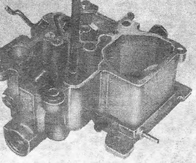 Figura 3.32. Scoaterea duzei de la carburatorul GM Varajet