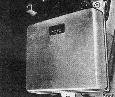 Рис. 3.46. Блок управления системы LE Jetronic, стоящей на двигателях 1.8