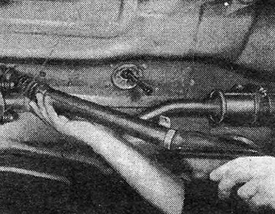 Figure 6.8. Removing the protective cover from the gear engagement rod