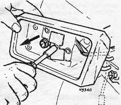 Figure 11.59. Removing the mirror motor