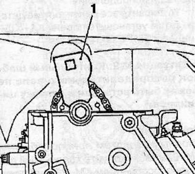 Szerelje be a KM-933 beállító eszköz (4) nyomópofáját (1) a vezérműtengely lánckerék furatába.…