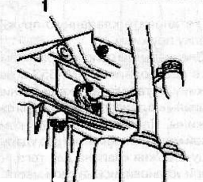 Wyjąć czujnik położenia wału korbowego (1) wraz z pierścieniem uszczelniającym z bloku cylindrów.