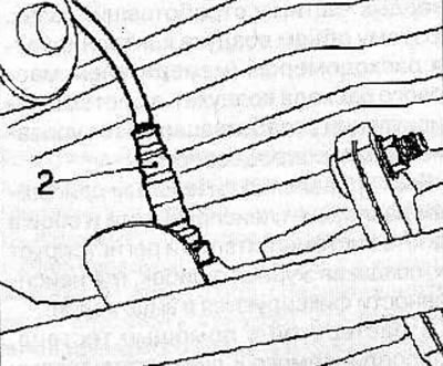 Отсоедините разъем и специальным приспособлением КМ-6236 снимите задний правый датчик концентрации…